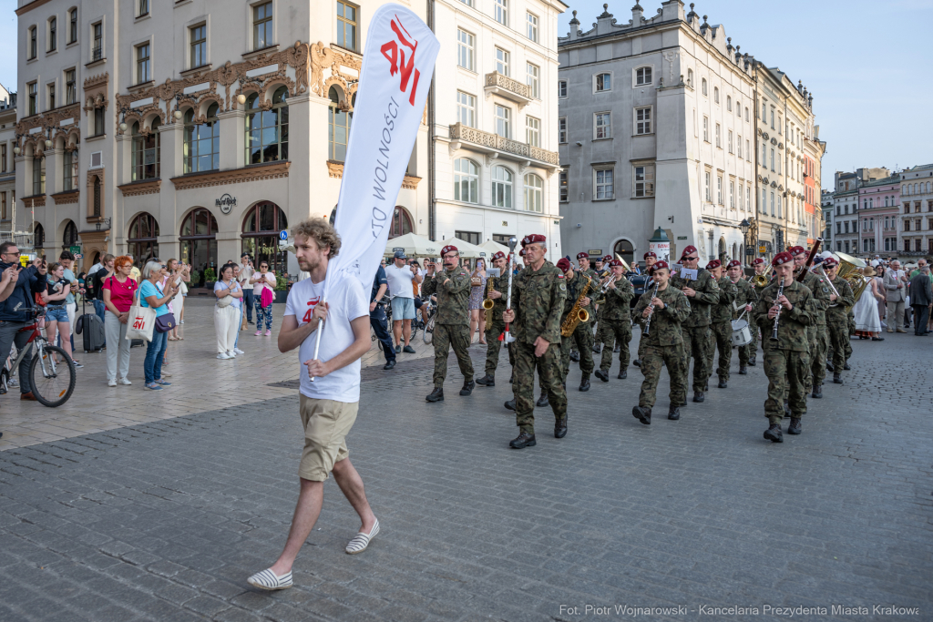 PW_517_026_fot. Piotr Wojnarowski.jpg-Polonez Wolności, Kracik, Rynek, taniec, zdjęcia, rocznica  Autor: P. Wojnarowski