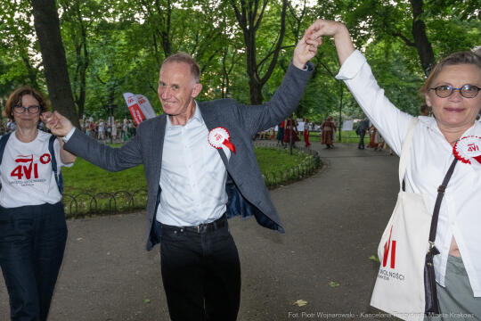 PW_517_032_fot. Piotr Wojnarowski.jpg-Polonez Wolności, Kracik, Rynek, taniec, zdjęcia, rocznica