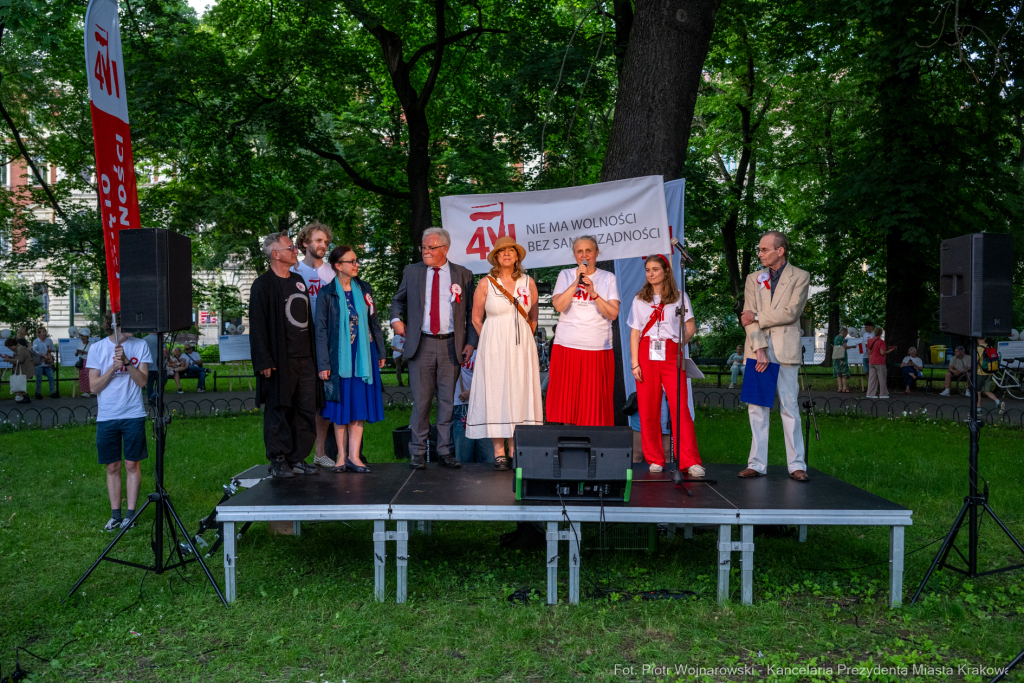 PW_517_034_fot. Piotr Wojnarowski.jpg-Polonez Wolności, Kracik, Rynek, taniec, zdjęcia, rocznica  Autor: P. Wojnarowski