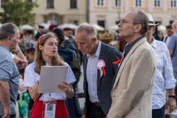 JG_250604_M_3812.jpg-„Łyk wolności” i polonez! Krakowianie upamiętnili wybory 4 czerwca