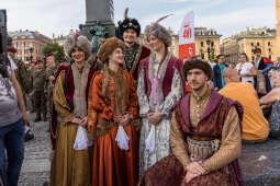 JG_250604_M_3833.jpg-„Łyk wolności” i polonez! Krakowianie upamiętnili wybory 4 czerwca