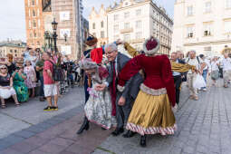 JG_250604_M_4061.jpg-„Łyk wolności” i polonez! Krakowianie upamiętnili wybory 4 czerwca