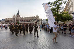 JG_250604_M_4125.jpg-„Łyk wolności” i polonez! Krakowianie upamiętnili wybory 4 czerwca