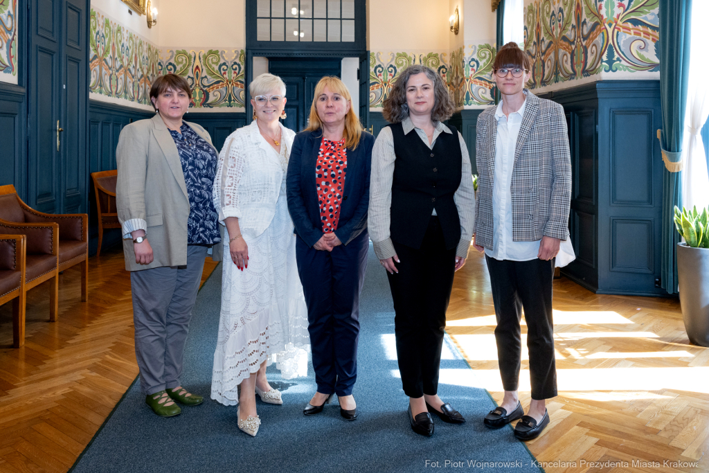 PW_515_004_fot. Piotr Wojnarowski.jpg-Miszalski, spotkanie, Nona Zicheman, zdjęcia, UNICEF  Autor: P. Wojnarowski