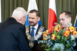 Honorowy Obywatel, Boniecki, Adam, uroczystość, zdjęcia, Tygodnik Powszechny