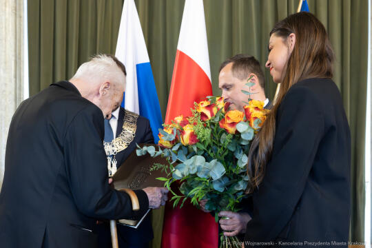 Honorowy Obywatel, Boniecki, Adam, uroczystość, zdjęcia, Tygodnik Powszechny