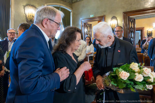 Honorowy Obywatel, Boniecki, Adam, uroczystość, zdjęcia, Tygodnik Powszechny