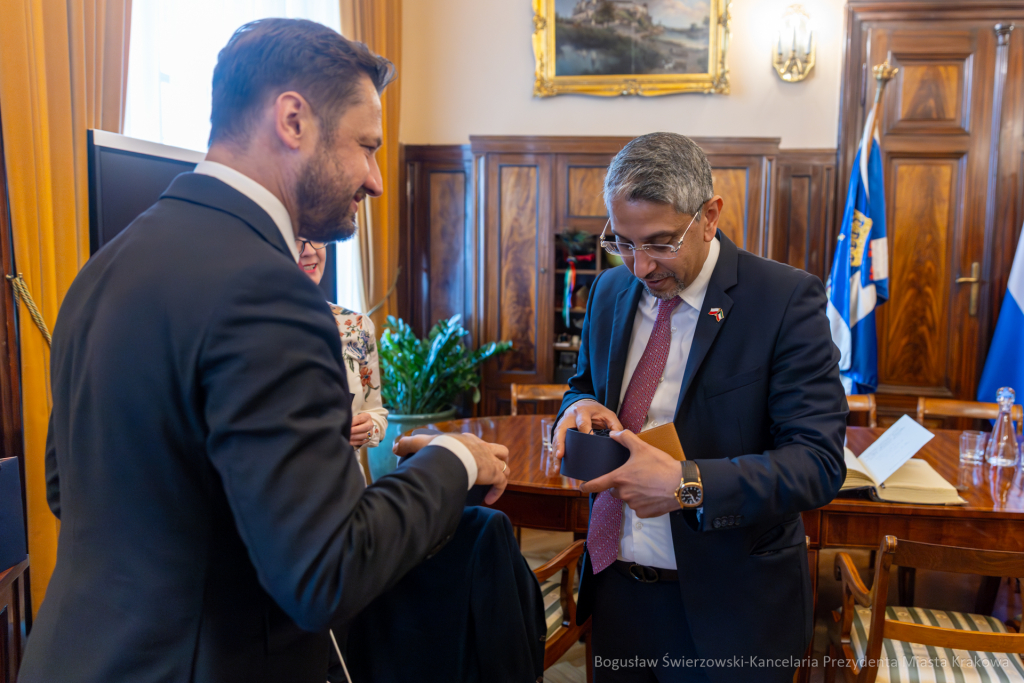 BS-250610-BSK_5450-Poprawione-Szum.jpg-Ambasador Kuwejtu, Miszalski  Autor: B. Świerzowski