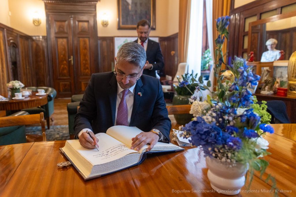 BS-250610-BSK_5574.jpg-Ambasador Kuwejtu, Miszalski  Autor: B. Świerzowski