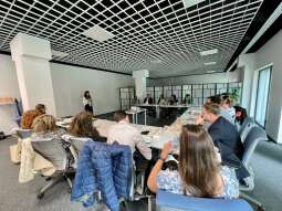 Wizyta studyjna uczestników Cities Forum 2025 w Centrum Wielokulturowym w Krakowie