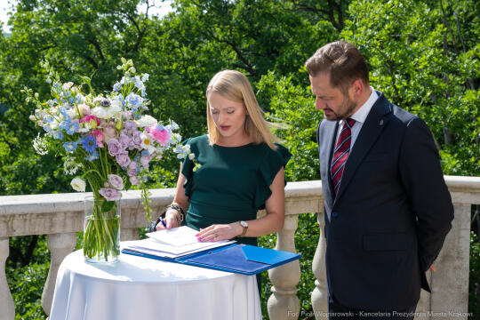 PW_528_011_fot. Piotr Wojnarowski.jpg-Miszalski, ślub, Przegorzały, WOŚP, licytacja