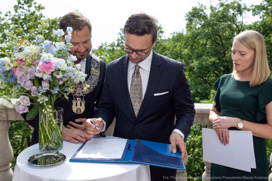 PW_528_023_fot. Piotr Wojnarowski.jpg-Miszalski, ślub, Przegorzały, WOŚP, licytacja