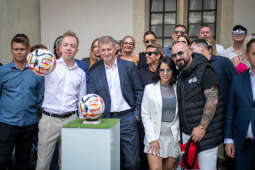 IMG_1040.jpg-Reprezentacja Gwiazd Piłki Brazylijskiej (Ronaldinho Show) na Wawelu