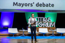 PW_529_003_fot. Piotr Wojnarowski.jpg-Cities Forum, Klaman, panel, ICE