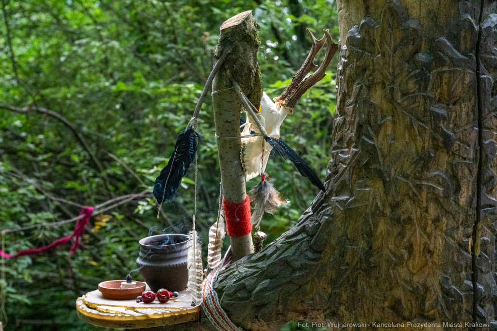 Miszalski, Kopiec Wandy, powitanie lata, strawa pod kopcem, OKN Norwida, Nowa Huta  Autor: P. Wojnarowski