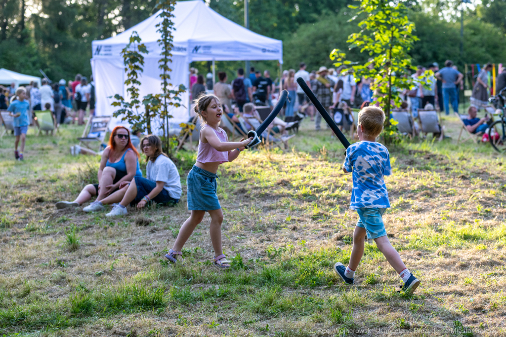 Miszalski, Kopiec Wandy, powitanie lata, strawa pod kopcem, OKN Norwida, Nowa Huta  Autor: P. Wojnarowski