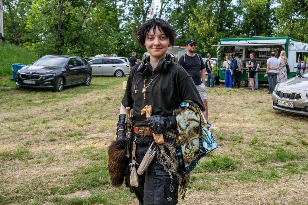 Miszalski, Kopiec Wandy, powitanie lata, strawa pod kopcem, OKN Norwida, Nowa Huta  Autor: P. Wojnarowski