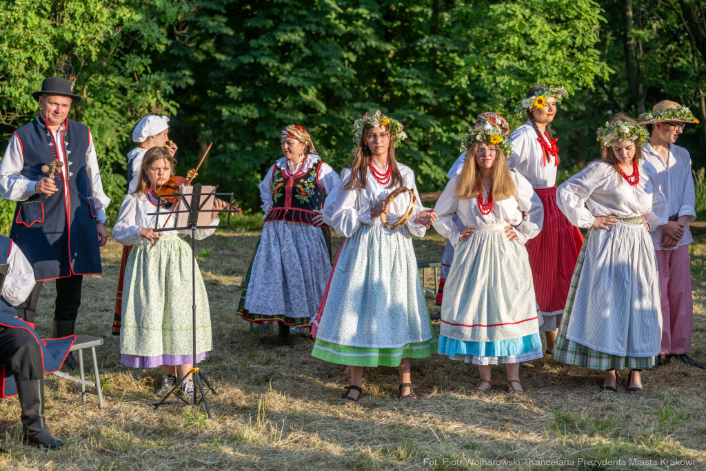 Miszalski, Kopiec Wandy, powitanie lata, strawa pod kopcem, OKN Norwida, Nowa Huta  Autor: P. Wojnarowski