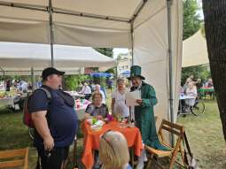 0GZbun4w.jpg-Bajkowy Dzień Mieszkańca na Nowaczyńskiego.