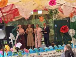 2Q1gYZa_.jpg-Bajkowy Dzień Mieszkańca na Nowaczyńskiego.