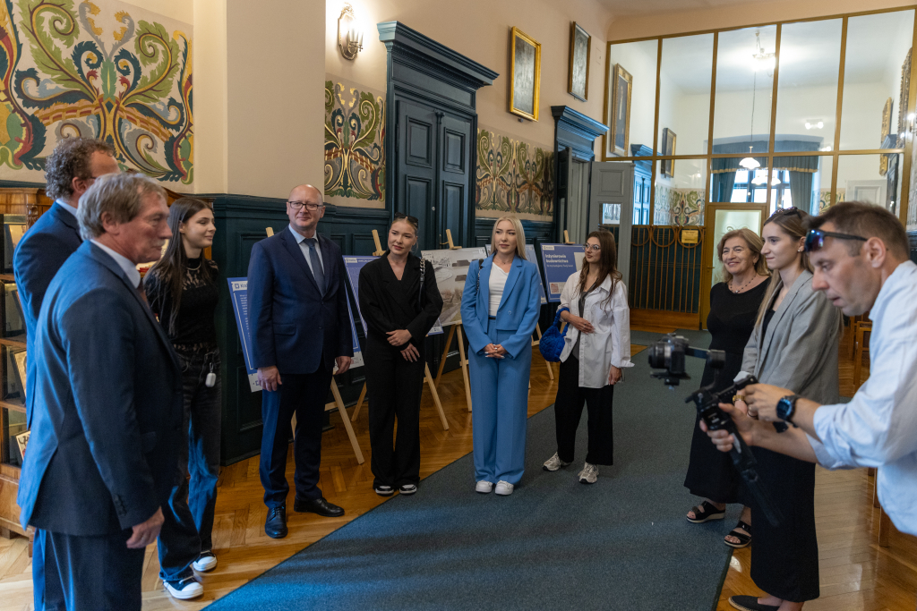 20250624-BSK_3299.jpg-Ławeczka Zakochanych, Miszalski  Autor: B. Świerzowski