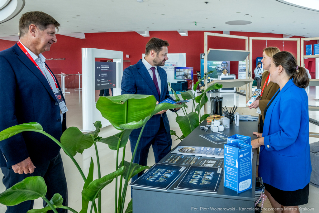 PW_533_011_fot. Piotr Wojnarowski.jpg-Miszalski, ABSL, kongres, otwarcie, ICE  Autor: P. Wojnarowski