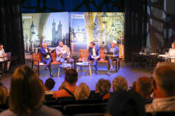 BSK_4092.jpg-„Ławka dialogu” – spotkanie z mieszkańcami Łagiewnik-Borku Fałęckiego