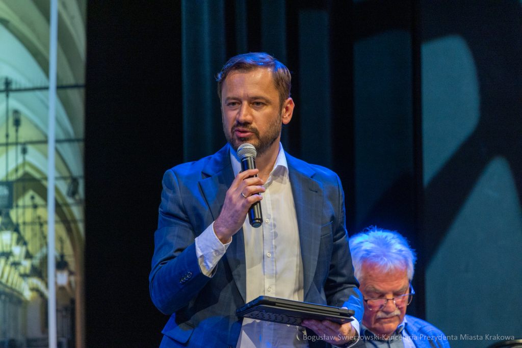 BS-250625-BSK_4046.jpg-Ławka Dialogu, Miszalski, Sęk  Autor: B. Świerzowski