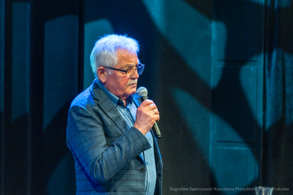 BS-250625-BSK_4070.jpg-Ławka Dialogu, Miszalski, Sęk  Autor: B. Świerzowski