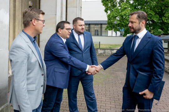 umowa, Swiatowid, muzeum, Miszalski, Sęk,. Niezabitowski, Muzeum Nowej Huty