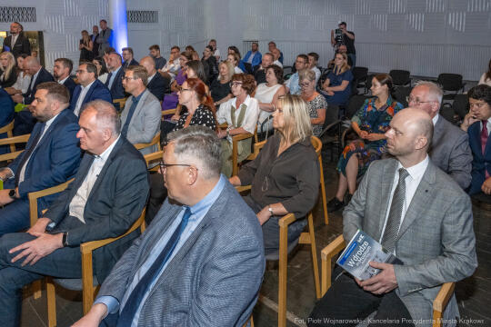 umowa, Swiatowid, muzeum, Miszalski, Sęk,. Niezabitowski, Muzeum Nowej Huty