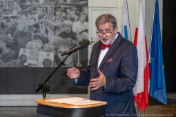 umowa, Swiatowid, muzeum, Miszalski, Sęk,. Niezabitowski, Muzeum Nowej Huty