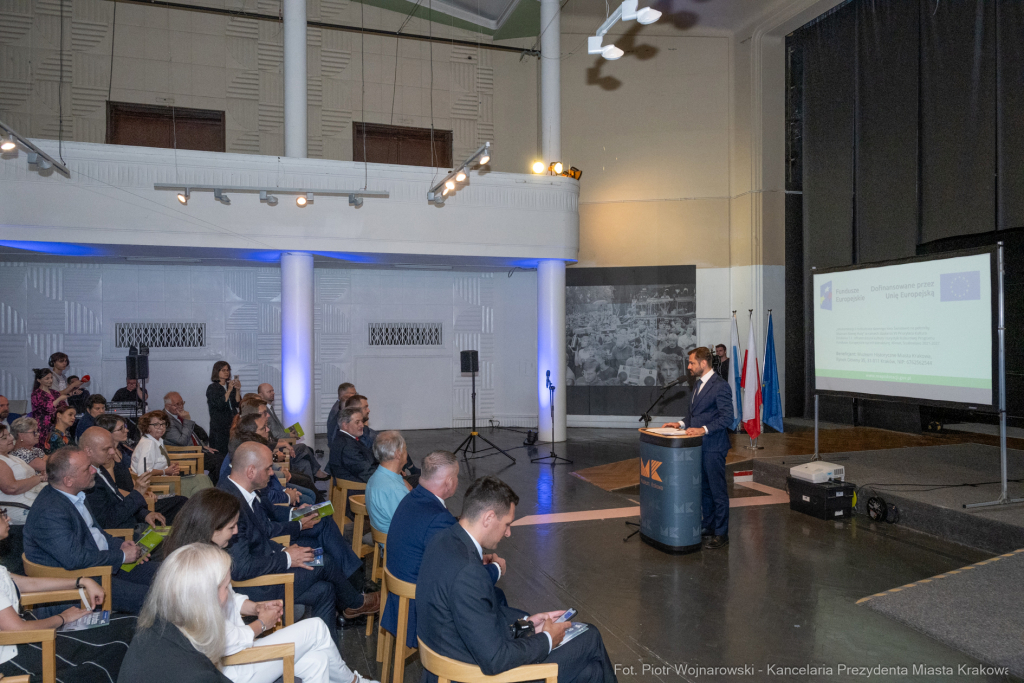 umowa, Swiatowid, muzeum, Miszalski, Sęk,. Niezabitowski, Muzeum Nowej Huty  Autor: P. Wojnarowski