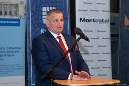 umowa, Swiatowid, muzeum, Miszalski, Sęk,. Niezabitowski, Muzeum Nowej Huty