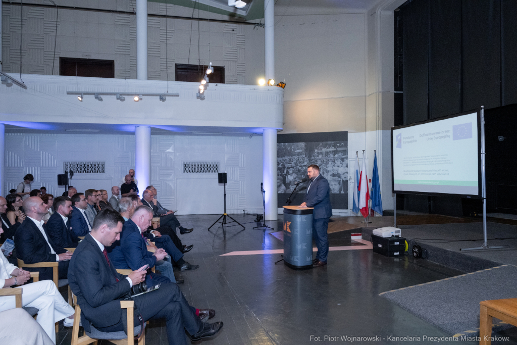 umowa, Swiatowid, muzeum, Miszalski, Sęk,. Niezabitowski, Muzeum Nowej Huty  Autor: P. Wojnarowski