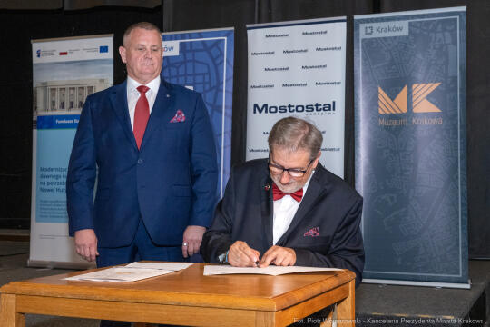 umowa, Swiatowid, muzeum, Miszalski, Sęk,. Niezabitowski, Muzeum Nowej Huty