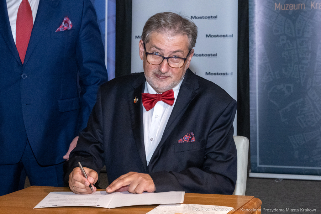 umowa, Swiatowid, muzeum, Miszalski, Sęk,. Niezabitowski, Muzeum Nowej Huty  Autor: P. Wojnarowski