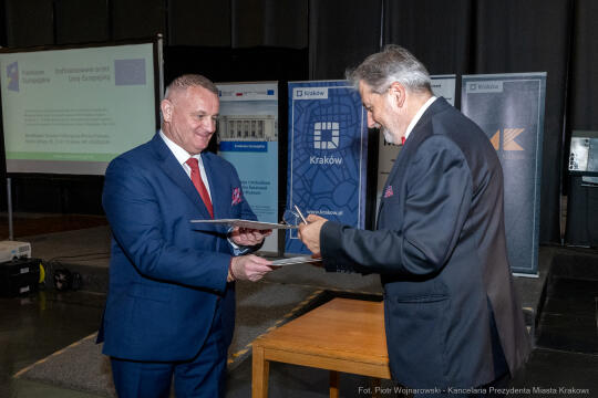 umowa, Swiatowid, muzeum, Miszalski, Sęk,. Niezabitowski, Muzeum Nowej Huty