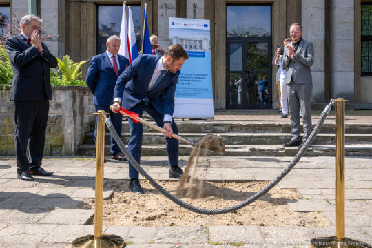 umowa, Swiatowid, muzeum, Miszalski, Sęk,. Niezabitowski, Muzeum Nowej Huty