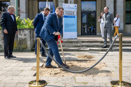 umowa, Swiatowid, muzeum, Miszalski, Sęk,. Niezabitowski, Muzeum Nowej Huty