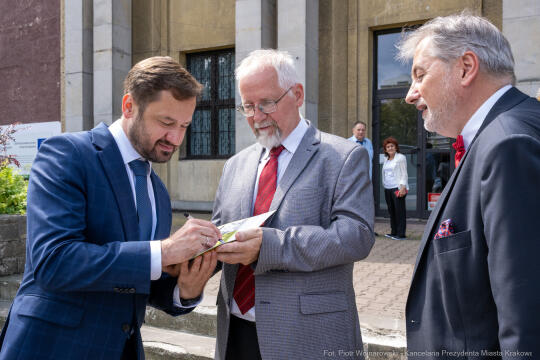 umowa, Swiatowid, muzeum, Miszalski, Sęk,. Niezabitowski, Muzeum Nowej Huty