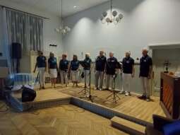 IMG-20250701-WA0009.jpg-Muzyczna podróż w czasie, czyli „Piosenki z czarno-białego ekranu”