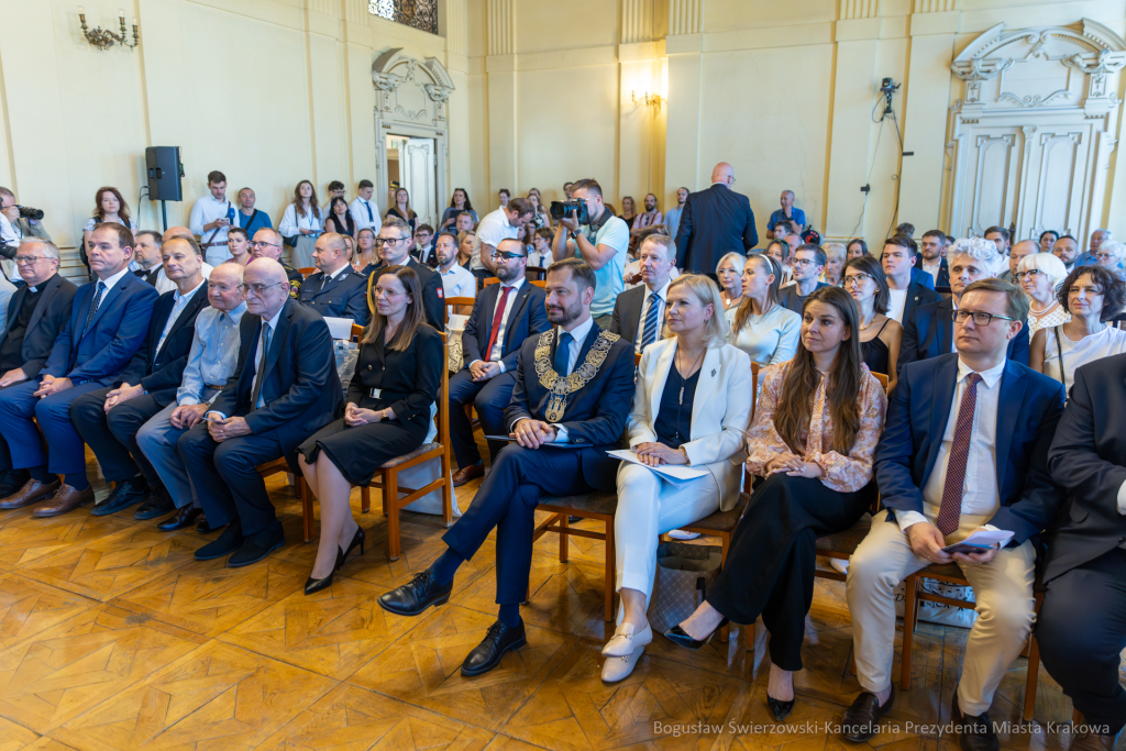 BS-250703-BSK_9475-Poprawione-Szum.jpg-Sesja, Podgórze, Rocznica  Autor: B. Świerzowski
