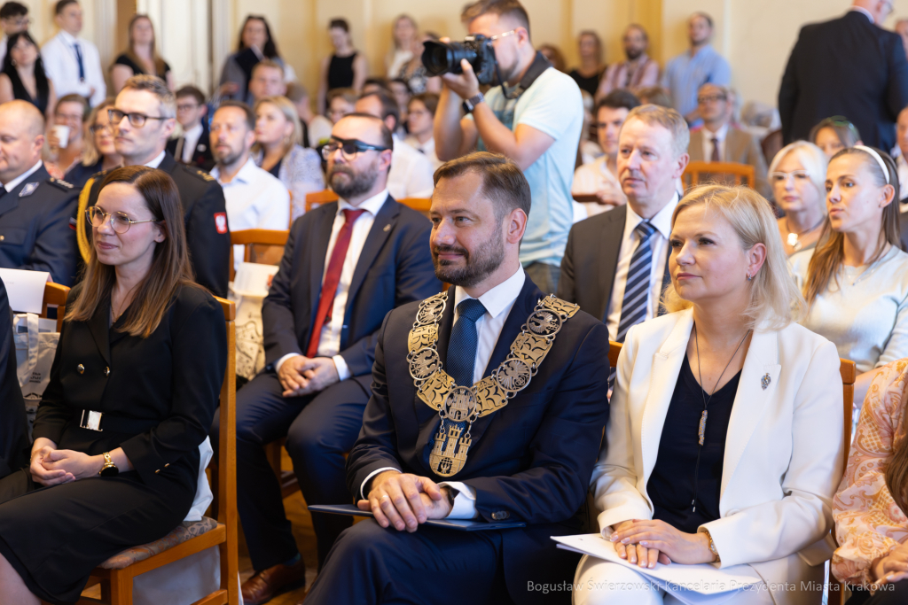 BS-250703-BSK_9476-Poprawione-Szum.jpg-Sesja, Podgórze, Rocznica  Autor: B. Świerzowski