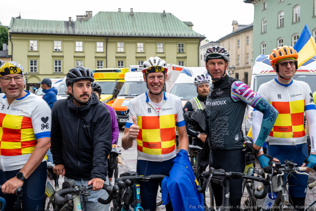 Kraków powitał uczestników rowerowej akcji charytatywnej „Bike Convoy for Ukraine"  Autor: P. Wojnarowski