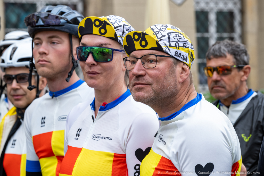 Kraków powitał uczestników rowerowej akcji charytatywnej „Bike Convoy for Ukraine"  Autor: P. Wojnarowski