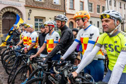 Kraków powitał uczestników rowerowej akcji charytatywnej „Bike Convoy for Ukraine"