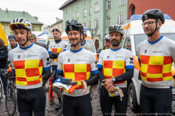 Kraków powitał uczestników rowerowej akcji charytatywnej „Bike Convoy for Ukraine"