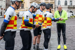 Kraków powitał uczestników rowerowej akcji charytatywnej „Bike Convoy for Ukraine"