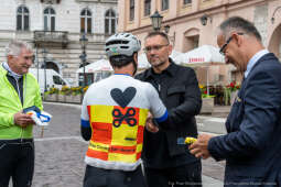 Kraków powitał uczestników rowerowej akcji charytatywnej „Bike Convoy for Ukraine"
